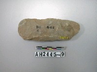 藏品(長條形打製石斧)的圖片